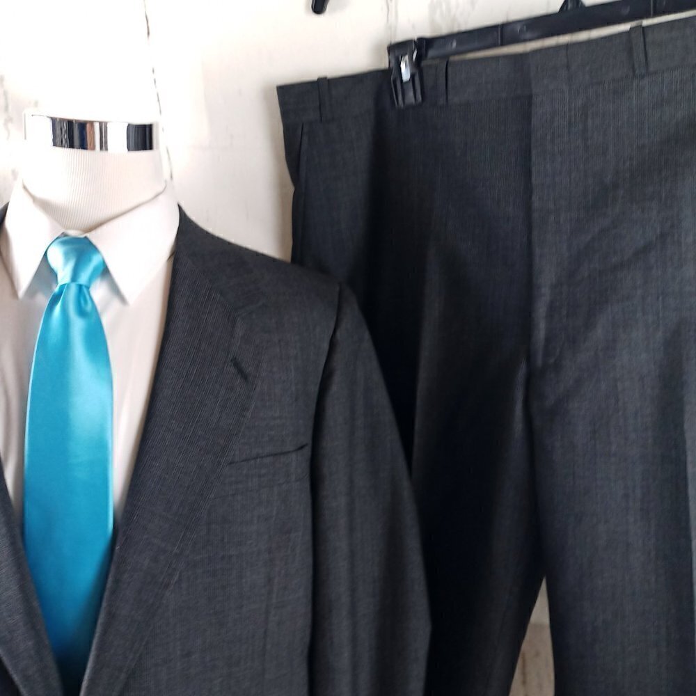 Hardy Amies Savile Row 44PR Wool 2 Button Gray Plaid 2pc Suit 42x26.5 Flat Front